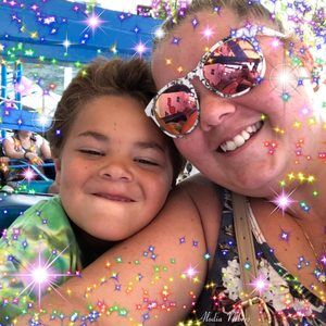 Meet your Posher, Caitlin